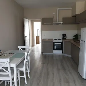 https://chill-house-apartman-eger.egerhotels.net