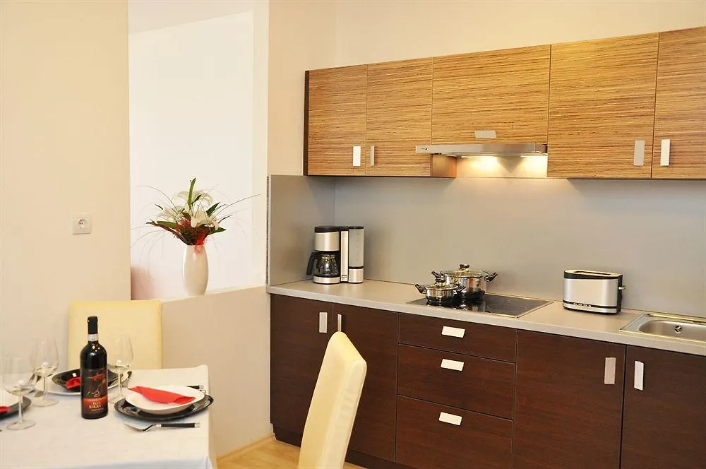 בודפשט Prater Residence Apartment 3*,